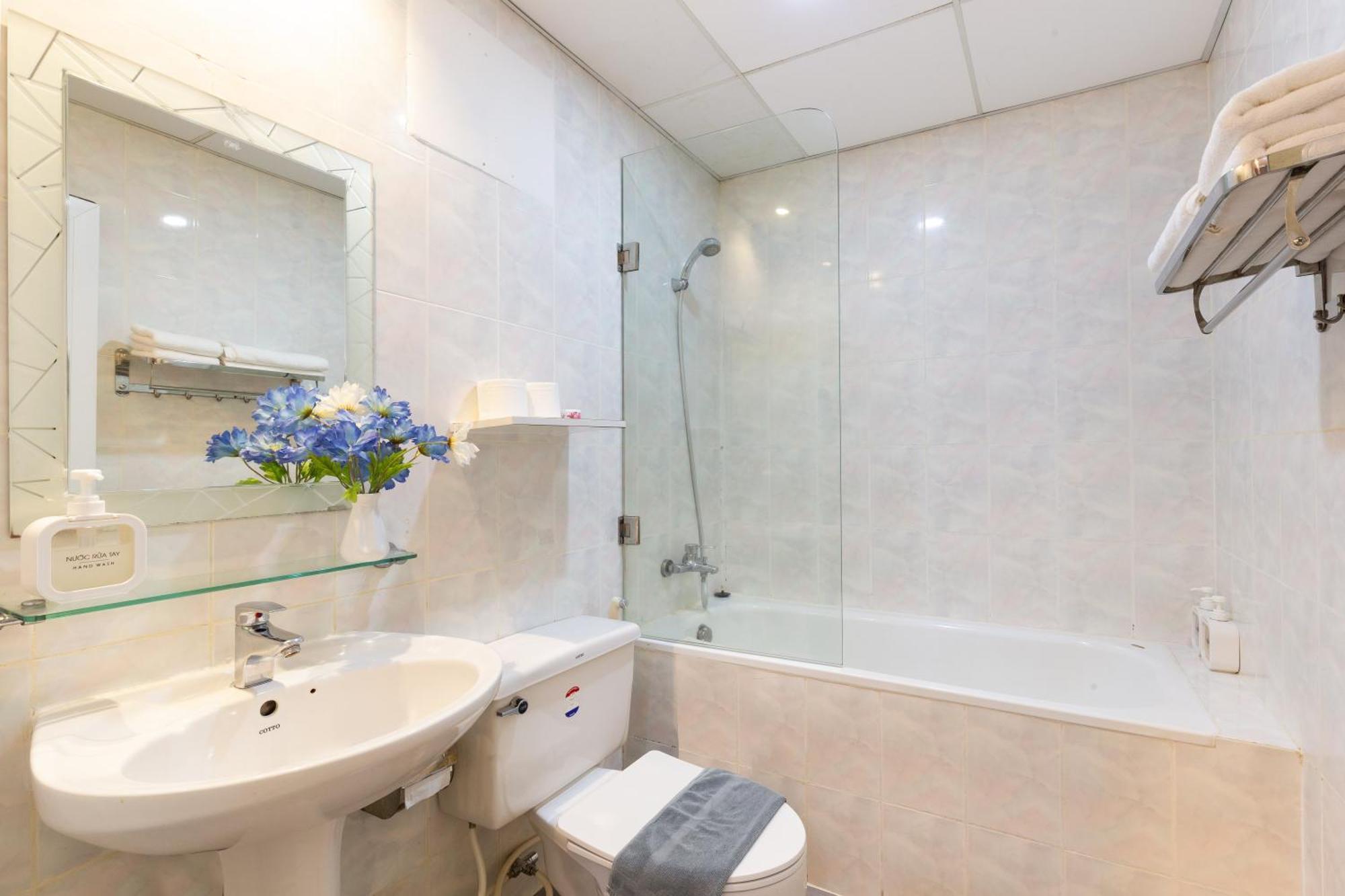 Centara Hostel Хошимин Экстерьер фото
